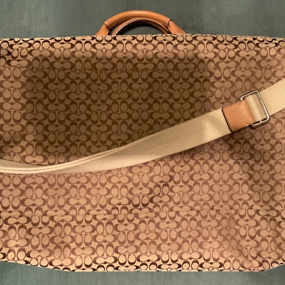 Coach duffle bag with removable crossbody strap - Picture 12 of 12